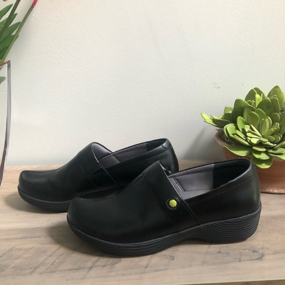 wonderworks dansko shoes